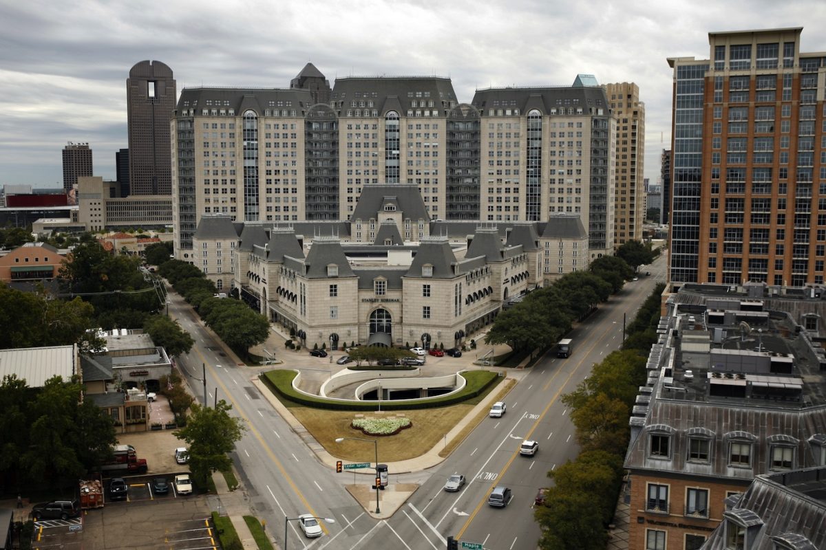 Photo of the Rosewood Crescent Hotel and retail center is photographed from the corner of Maple Ave and Cedar Springs  Thursday September 24, 2009.  (Tom Fox/The Dallas Morning News)
